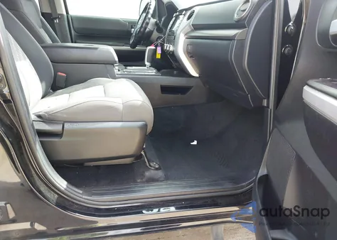 2021 Toyota Tundra Double Cab Sr/Double Cab Sr5 z USA, uszkodzony, nr VIN 5TFRY5F16MX277097